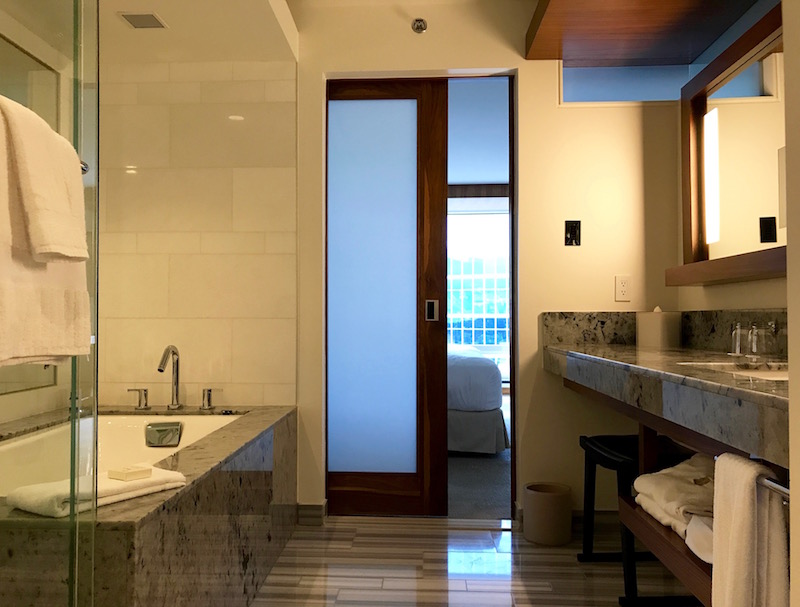 Huge Bathroom With Lots Of Counter Space 
