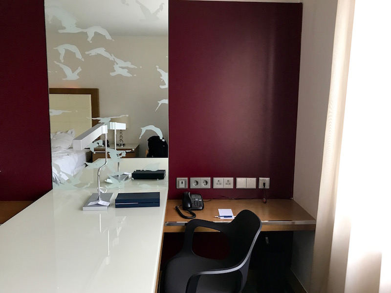 Executive King Room Office