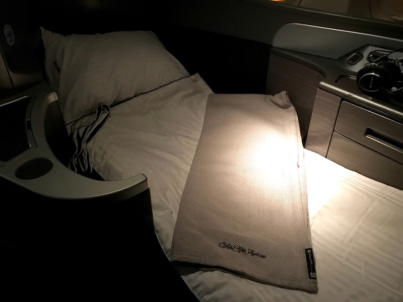United Airline Boeing 747 First Class Bed 