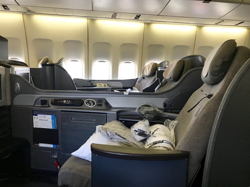 United Airlines Boeing 747 First Class Cabin