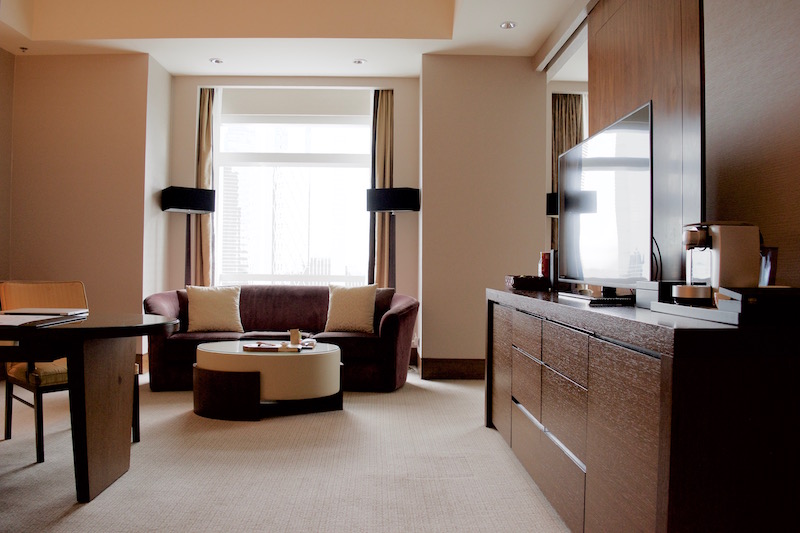 Ritz-Carlton Jakarta Pacific Place - Mayfair Suite Living Room 