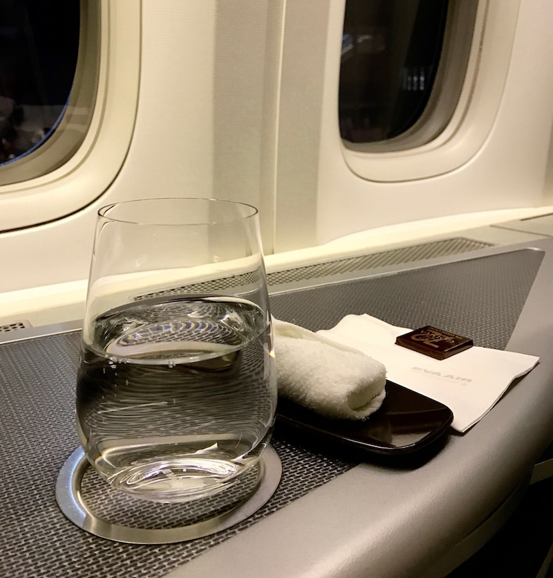 More Water, Less Alcohol To Help Avoid Getting Sick During Air Travel 