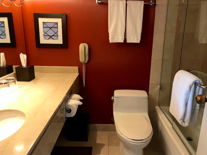Four Seasons Hotel Vancouver Executive Junior Suite Bathroom