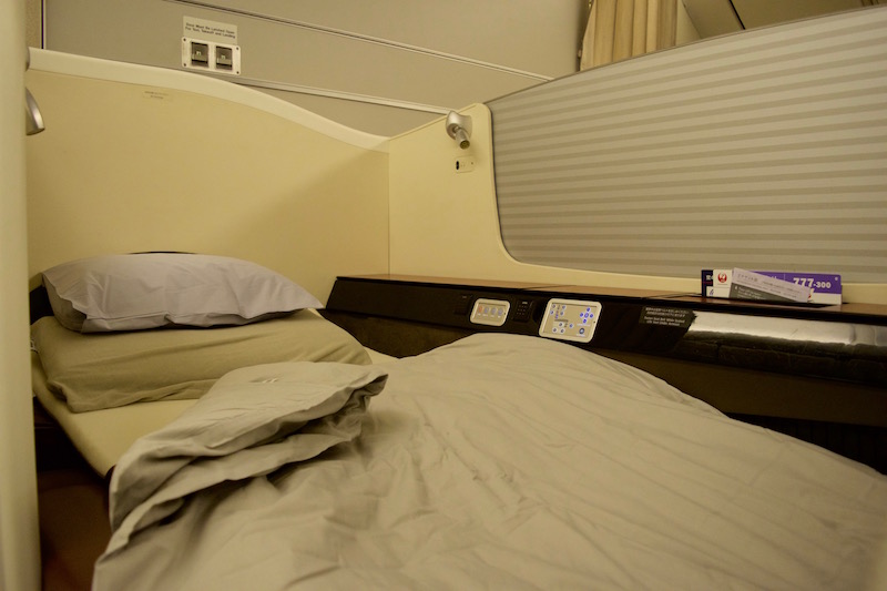 Japan Airlines Boeing 777 First Class Turndown