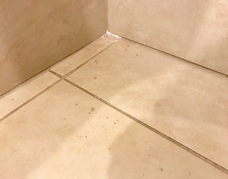 Bathroom Splatter - A Germaphobe's Worst Nightmare