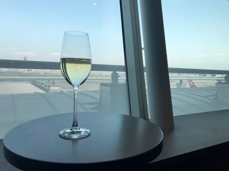 Champagne And Plane Spotting - Does It Get Any Better?!