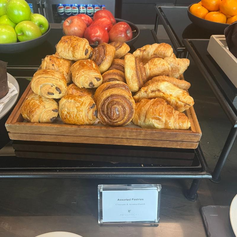 21-jw-marriott-vancouver-lounge-breakfast-pastries Assorted breakfast pastries offered at the JW Marriott Executive Lounge, Vancouver.