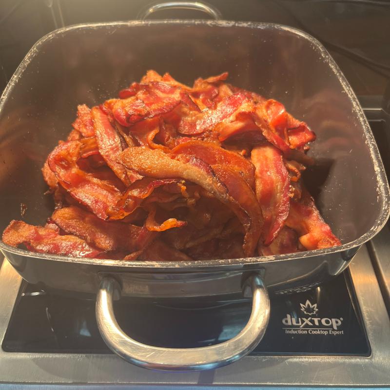23-jw-marriott-vancouver-lounge-breakfast-bacon All-you-can-eat bacon and chicken sausage served during breakfast at JW Marriott Executive Lounge.