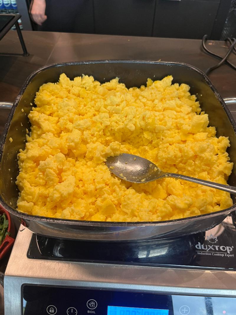 30-jw-marriott-vancouver-lounge-breakfast-eggs Scrambled eggs served at the JW Marriott Executive Lounge breakfast buffet in Vancouver.