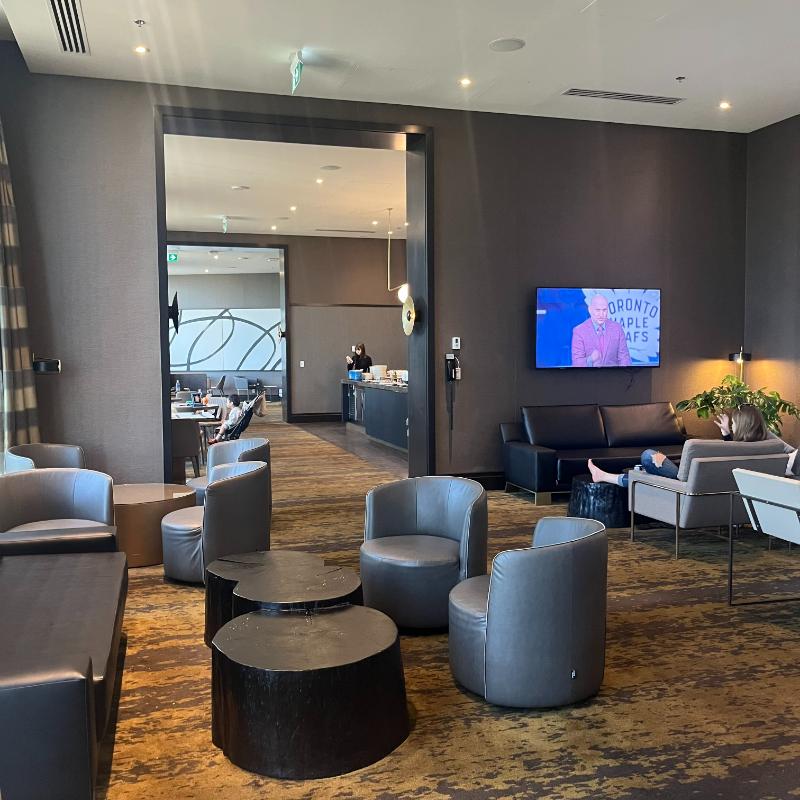 8-jw-marriott-vancouver-lounge-seating-tvs Lounge seating with large TVs, ideal for watching the NHL playoffs at JW Marriott Vancouver.